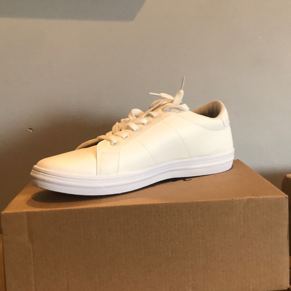 plain white shoes men